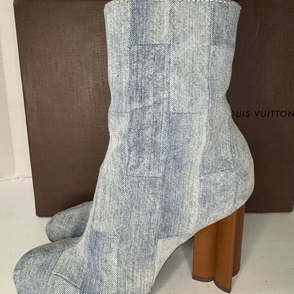 Louis Vuitton Blue and Brown Ankle Booties with Stiletto Heel - Picture 14 of 17